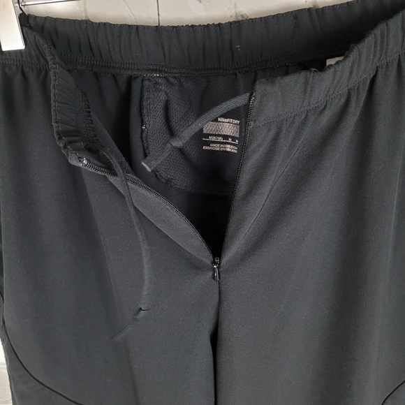 NIKE | Fit Dry ¾ length soccer pants - Picture 2 of 8